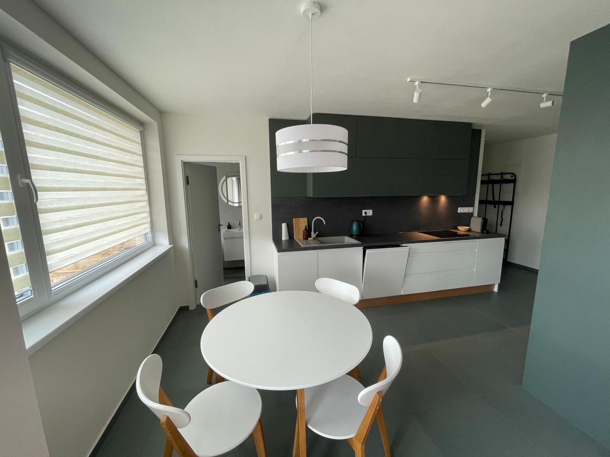 반스카비스트리카 New Flat With A Mountain View, Garage Parking 아파트 외부 사진